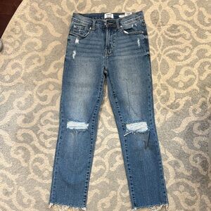 Kenzie cropped Distressed Jeans